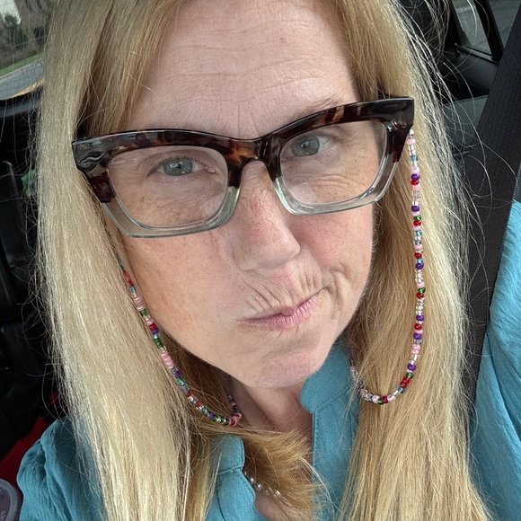 Meet your Posher, Kimberly - Picture 2 of 7